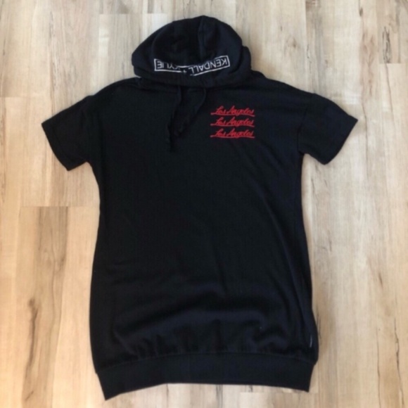 MASSIVE $10 SALE Kendall + Kylie Short Sleeve Hooded Los Angeles Tee - Picture 2 of 8